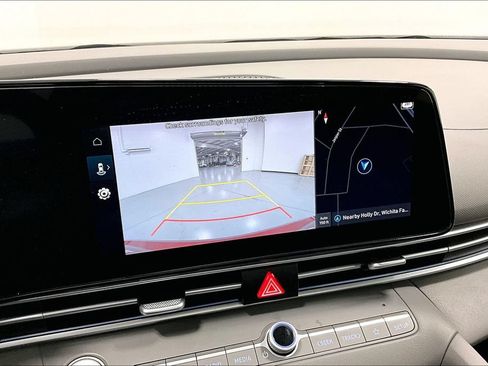 Used 2025 Hyundai Elantra SEL FWD image 28