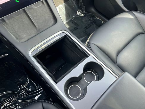 Used 2021 Tesla Model Y Performance image 28