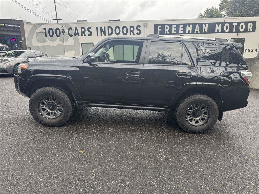Used 2018 Toyota 4Runner TRD Off-Road Premium AWD/4WD image 5