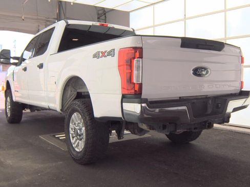 Used 2019 Ford F250 XLT w/ Snow Plow Prep Package AWD/4WD image 12