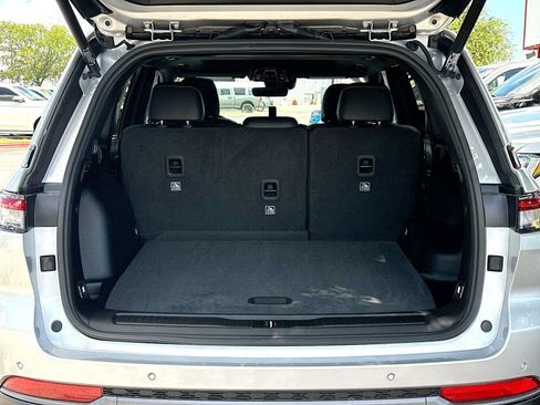New 2026 Jeep Grand Cherokee Altitude RWD image 28