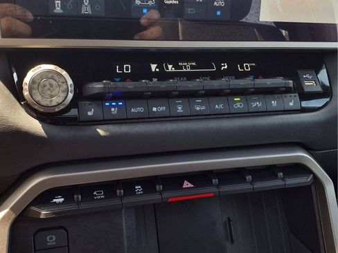 Certified 2026 Toyota Sequoia Platinum AWD/4WD image 17