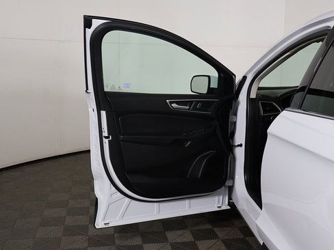 Used 2024 Ford Edge SEL image 17
