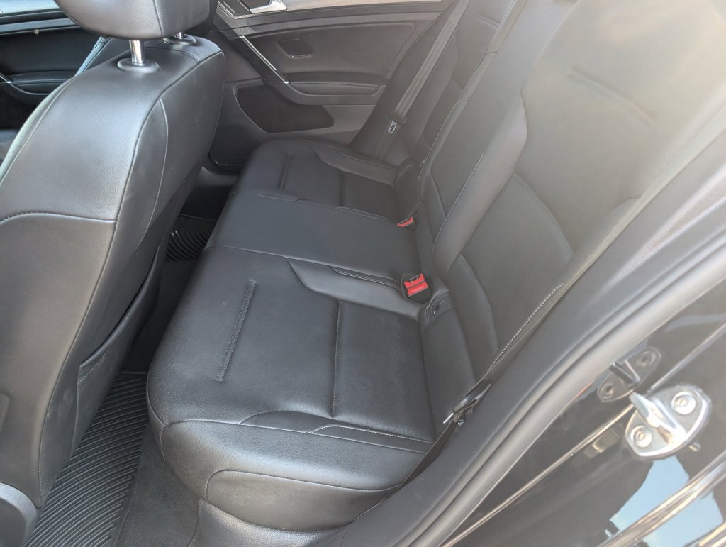 Used 2020 Volkswagen Golf 4-Door FWD image 10