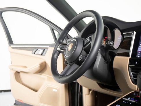 Certified 2023 Porsche Macan GTS AWD/4WD image 31