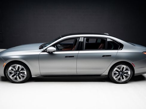 Used 2023 BMW i7 xDrive60 image 15