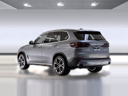 Used 2026 BMW X5 sDrive40i w/ Premium Package RWD image 3