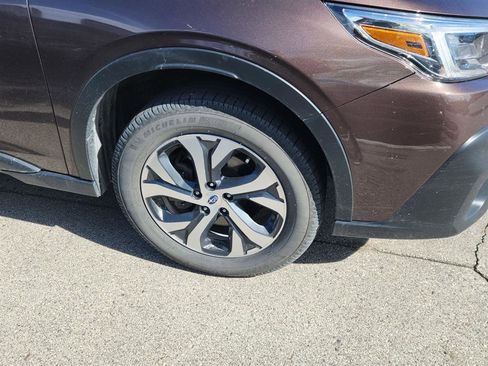 Used 2022 Subaru Outback Limited AWD/4WD image 2