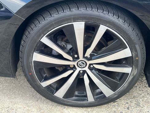 Used 2020 Nissan Altima 2.5 SR FWD image 11