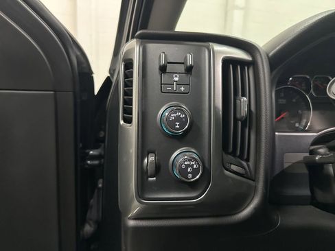 Used 2018 Chevrolet Silverado 1500 LT w/ All Star Edition AWD/4WD image 36