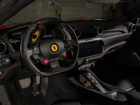 Used 2019 Ferrari Portofino image 9