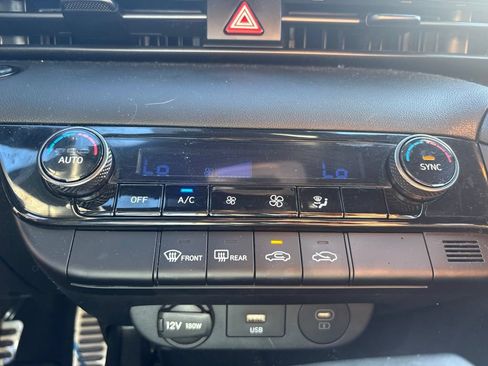 Used 2025 Hyundai Elantra Sport FWD image 24