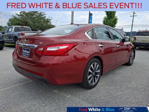 Used 2016 Nissan Altima 2.5 SV FWD image 10
