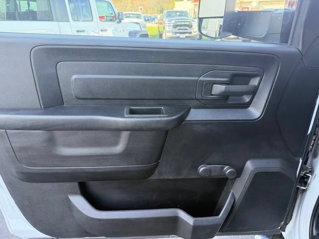 Used 2022 RAM 3500 Tradesman w/ Chrome Appearance Group AWD/4WD image 36