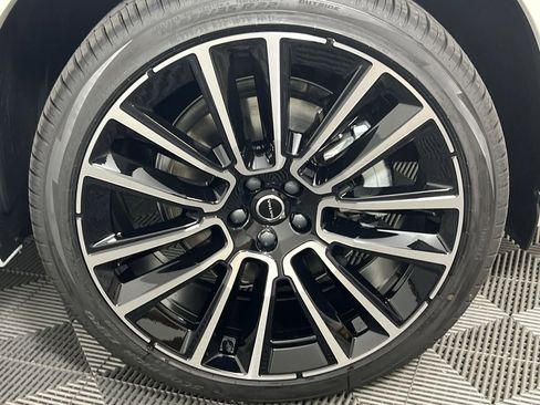 New 2026 Volvo XC90 B6 Ultra w/ Lounge Package image 17