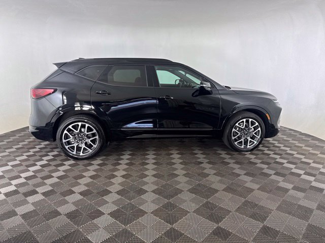 Used 2023 Chevrolet Blazer RS w/ Enhanced Convenience Package AWD/4WD image 4