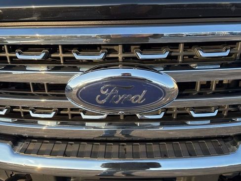 Used 2023 Ford F350 Lariat image 28