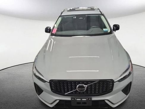 Used 2025 Volvo XC60 B5 Plus AWD/4WD image 2