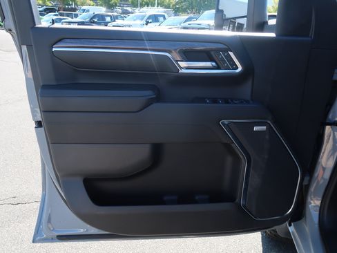 Used 2024 Chevrolet Silverado 2500 LTZ w/ LTZ Plus Package AWD/4WD image 20