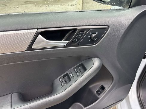 Used 2017 Volkswagen Jetta S w/ Jetta S Cold Weather Package image 14