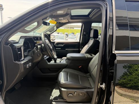 Used 2024 GMC Sierra 1500 Denali w/ Denali Reserve Package AWD/4WD image 32