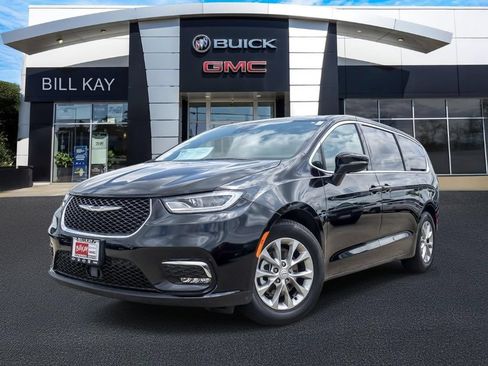 Used 2026 Chrysler Pacifica Limited FWD image 1