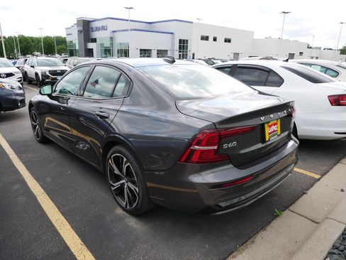 Used 2025 Volvo S60 B5 Core AWD/4WD image 4