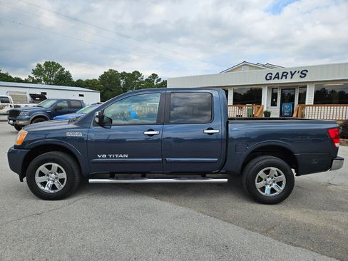 Used 2015 Nissan Titan SV w/ SV Value Truck Package AWD/4WD image 3