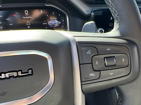 Used 2025 GMC Sierra 1500 Denali w/ Denali Reserve Package AWD/4WD image 27
