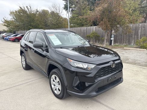 Used 2021 Toyota RAV4 LE image 23