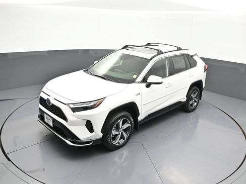 Used 2023 Toyota RAV4 SE w/ Weather & Moonroof Package AWD/4WD image 35