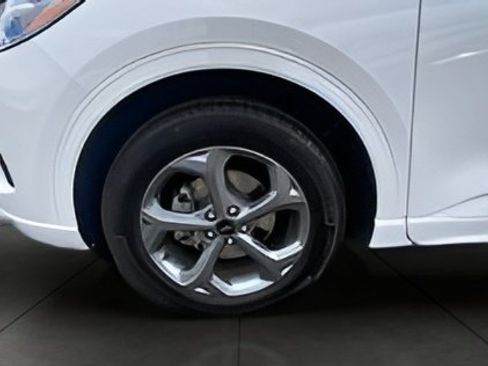 Certified 2023 Ford Escape ST-Line Select w/ Tech Pack #2 AWD/4WD image 4
