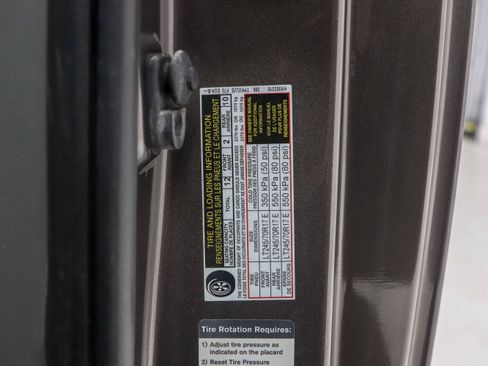 Used 2017 Nissan NV 3500 SL RWD image 31