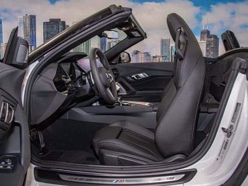 New 2026 BMW Z4 sDrive30i w/ Driving Assistance Package image 22