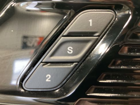 Used 2024 Jeep Wagoneer Series III AWD/4WD image 15