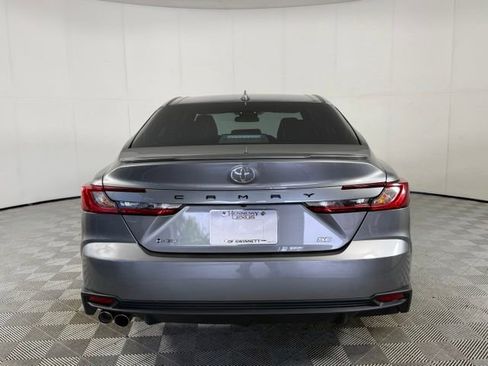 Used 2025 Toyota Camry SE FWD image 9