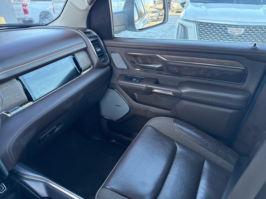 Used 2025 RAM 1500 Limited AWD/4WD image 37