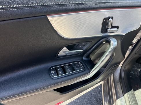 Used 2023 Mercedes-Benz CLA 250 image 25