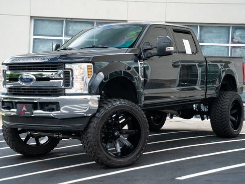 Used 2019 Ford F250 XLT AWD/4WD image 2