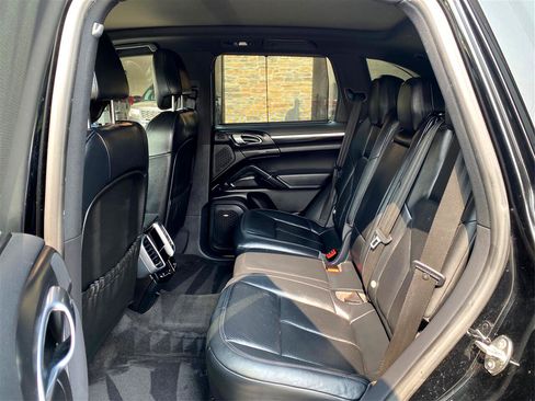 Used 2014 Porsche Cayenne S w/ Comfort Plus Package image 10
