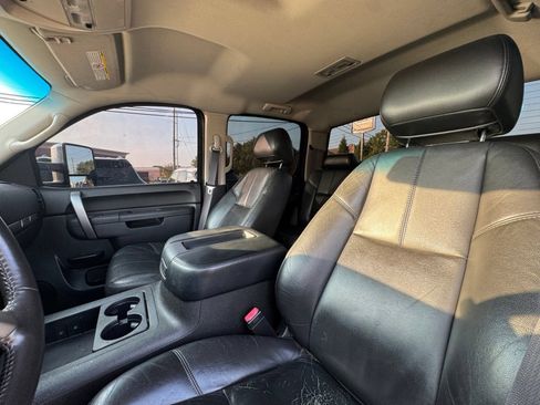 Used 2014 Chevrolet Silverado 2500 LT w/ Z71 Appearance Package AWD/4WD image 13