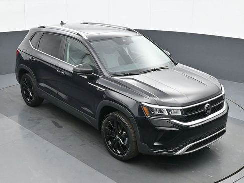 Used 2024 Volkswagen Taos SE image 24