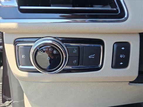 Used 2019 Lincoln Navigator Reserve w/ Cargo Package AWD/4WD image 25