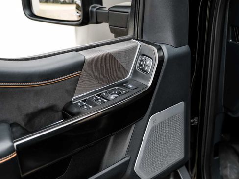 Used 2023 Ford F250 Platinum image 46