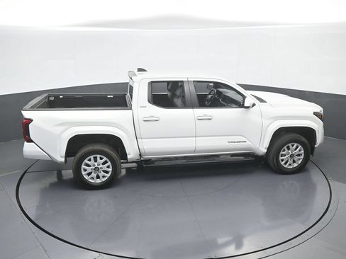 Used 2024 Toyota Tacoma SR5 RWD image 57
