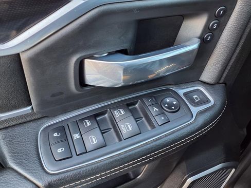 Used 2019 RAM 3500 Laramie w/ Black Appearance Package image 22