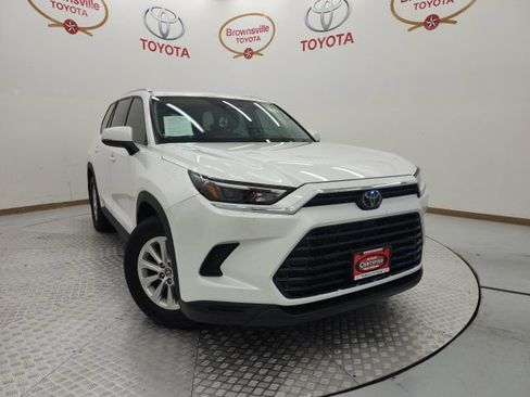 Used 2024 Toyota Grand Highlander FWD image 1