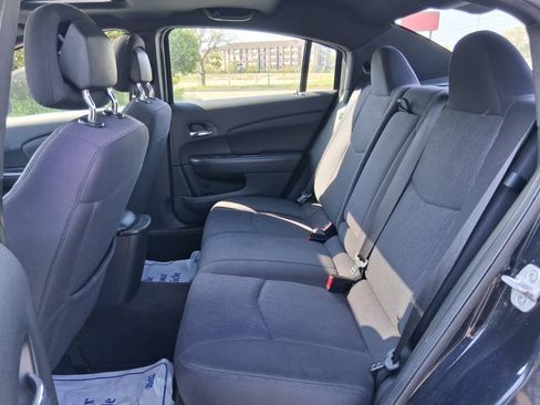 Used 2012 Chrysler 200 Touring FWD image 10