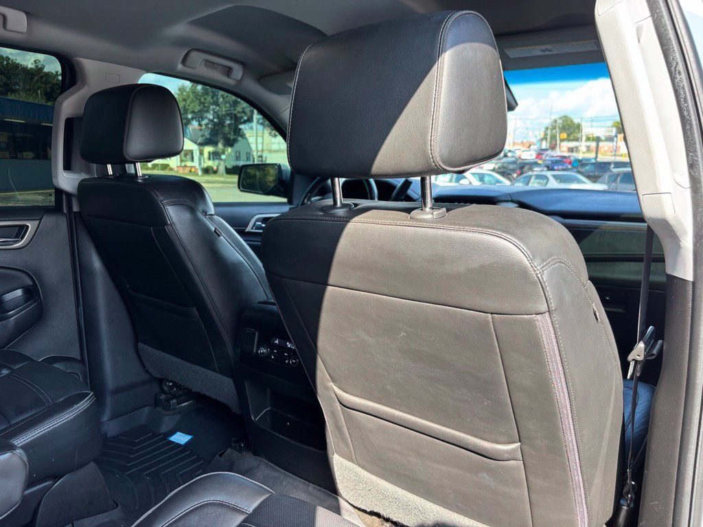 Used 2018 GMC Yukon XL Denali RWD image 25