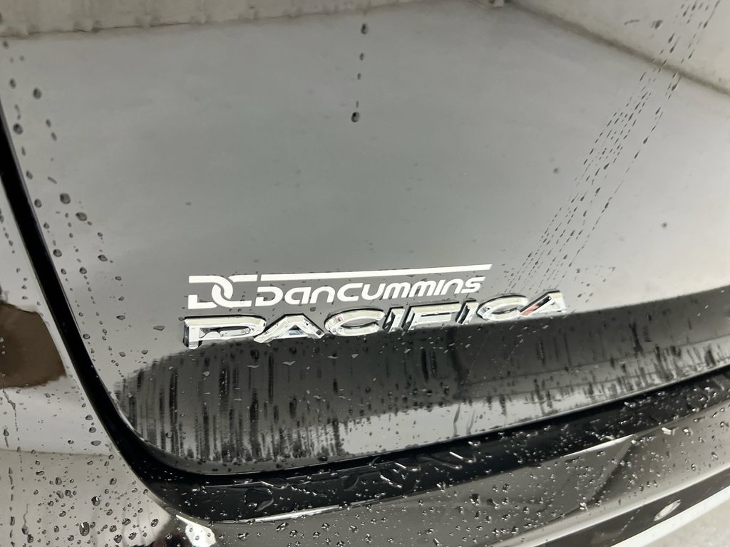 New 2027 Chrysler Pacifica Select w/ Family Tech Group AWD/4WD image 27